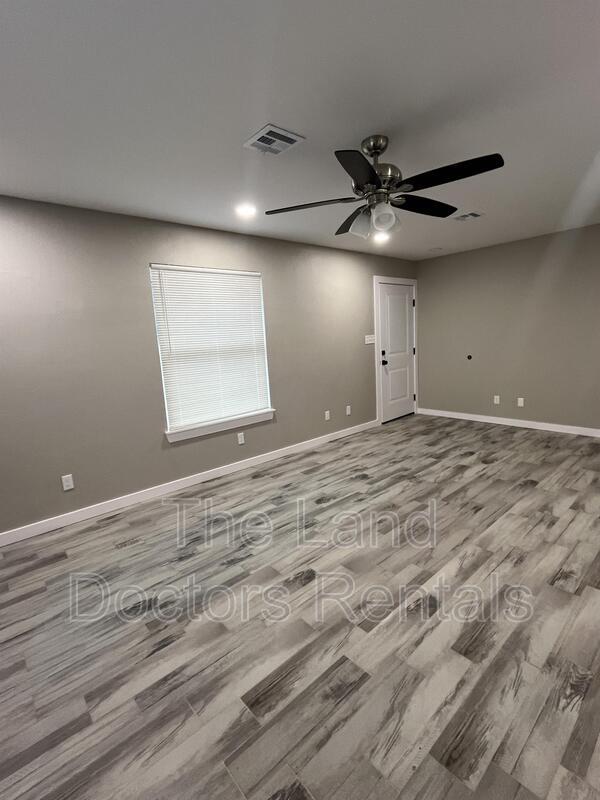 Building Photo - 11734 OK-3W