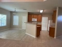 Building Photo - 3852 Roxfield Dr NE
