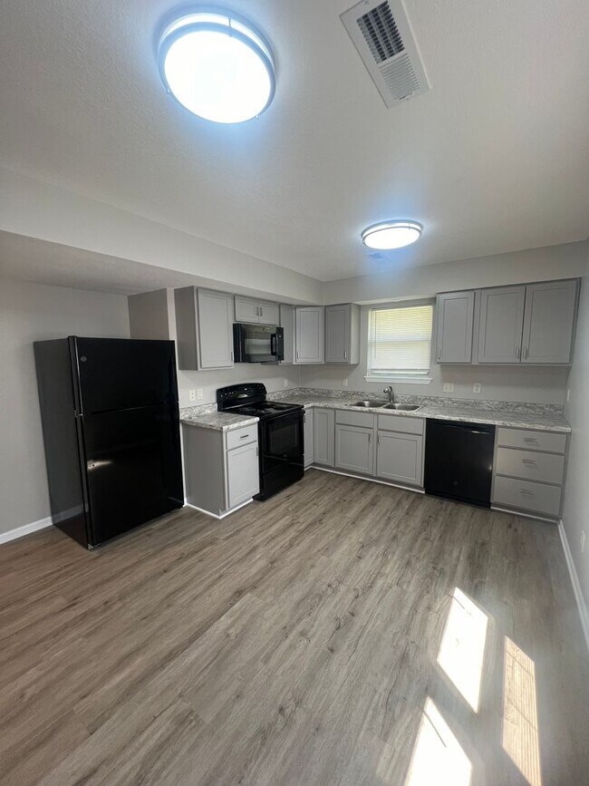 Building Photo - 3704-3706 Pimlico
