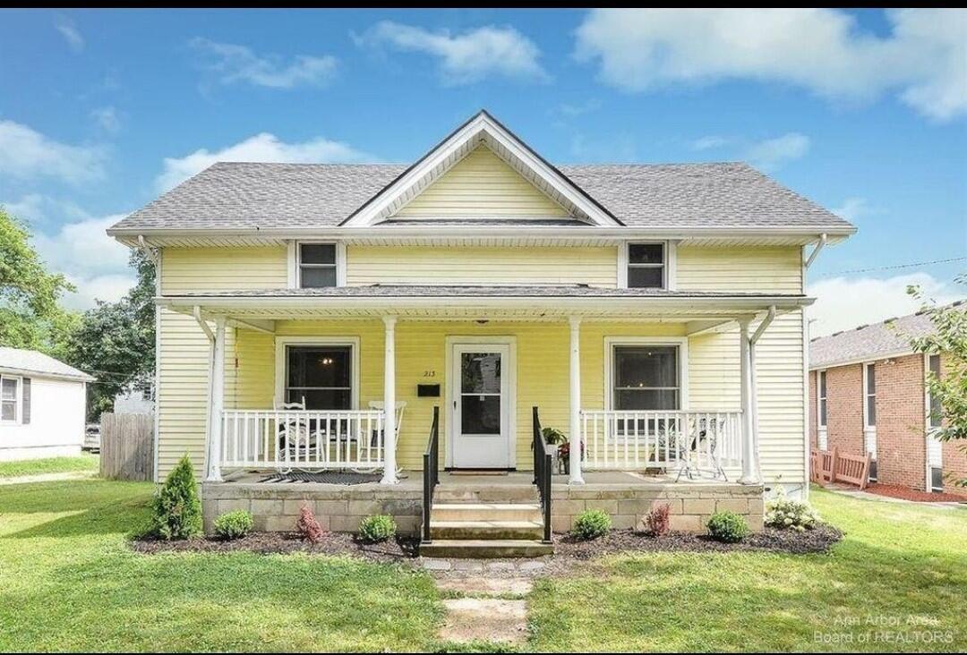 Primary Photo - 213 W Henry St