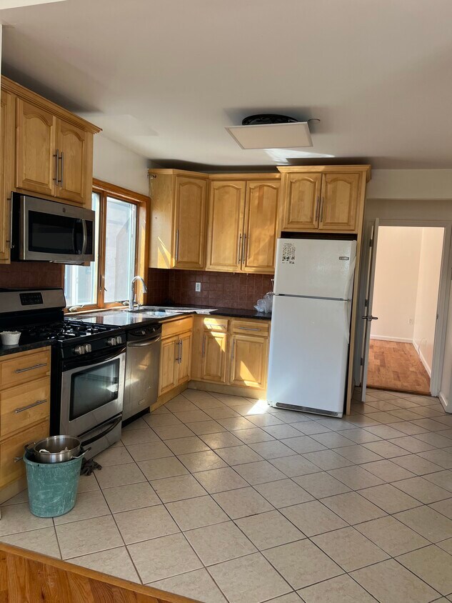 Foto principal - 3743 Mermaid Ave
