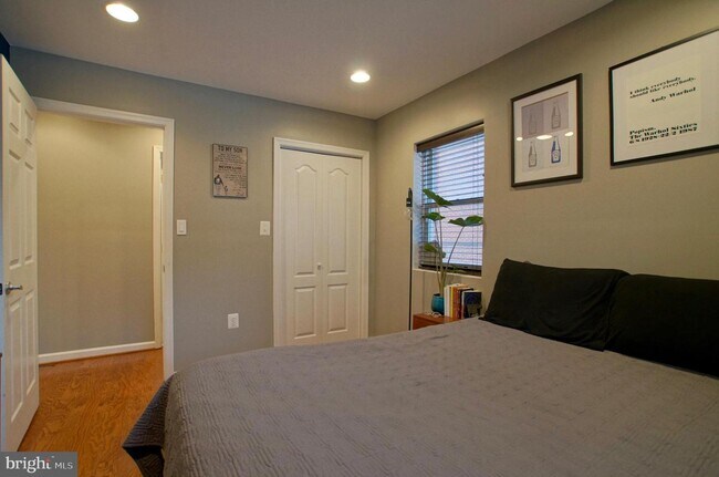 Foto del edificio - 2504 22nd St NE