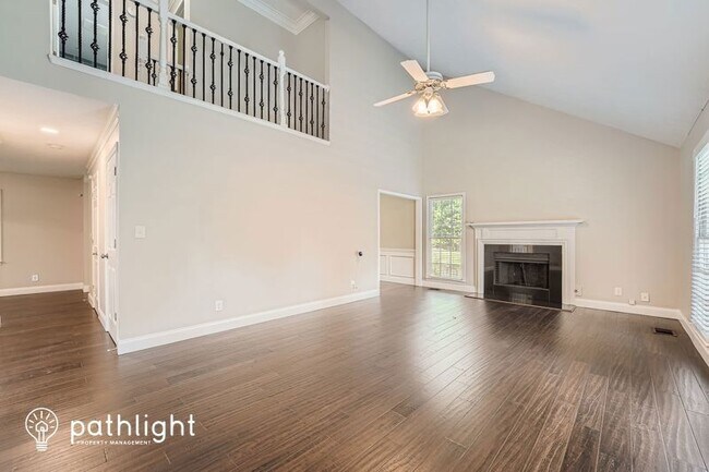 Foto del edificio - 1004 Atherton Ln