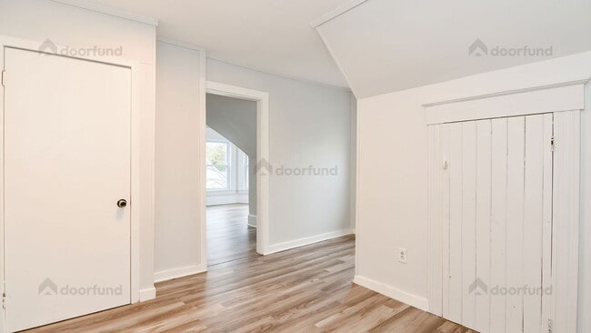 Building Photo - 144 Franklin St