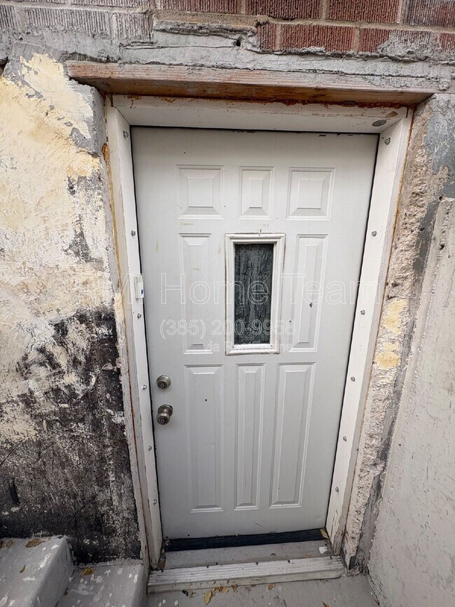 Foto del edificio - 168 Ross Dr