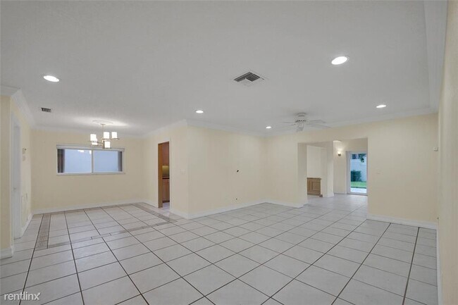 Building Photo - 5 br, 3.5 bath House - 1 Saint Cloud Ln