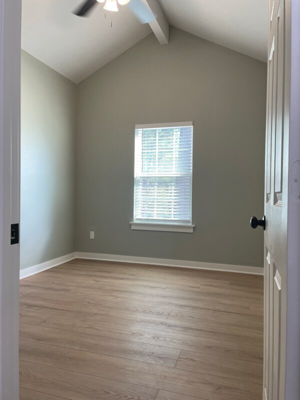 Building Photo - 15831 Echo Glen Dr