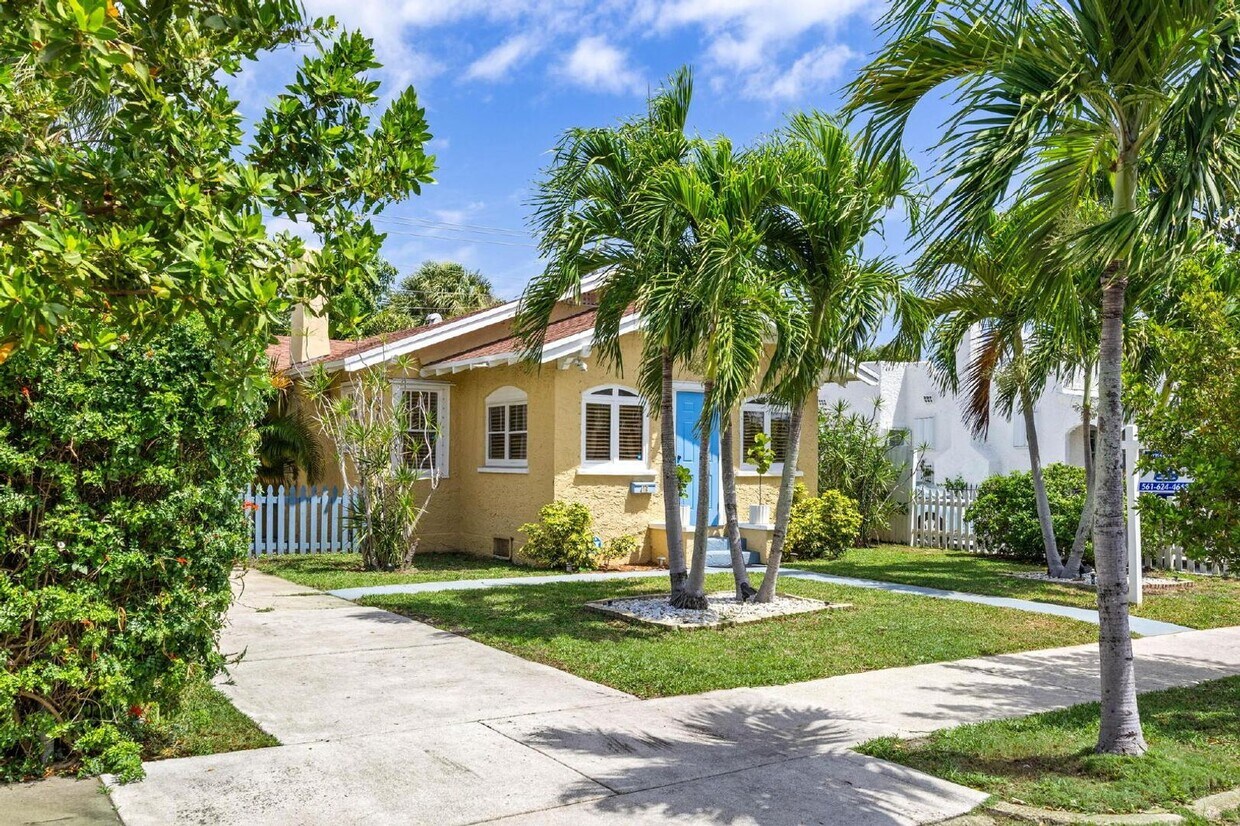 Charming 2-Bed With Backyard Oasis In West Palm Beach! - Charming 2-Bed With Backyard Oasis In West Palm Beach!