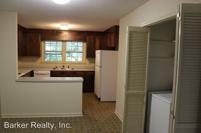 Foto del edificio - 5215 Deer Haven Dr