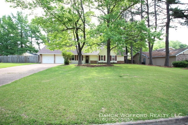 Building Photo - 308 Longmeadow Ct
