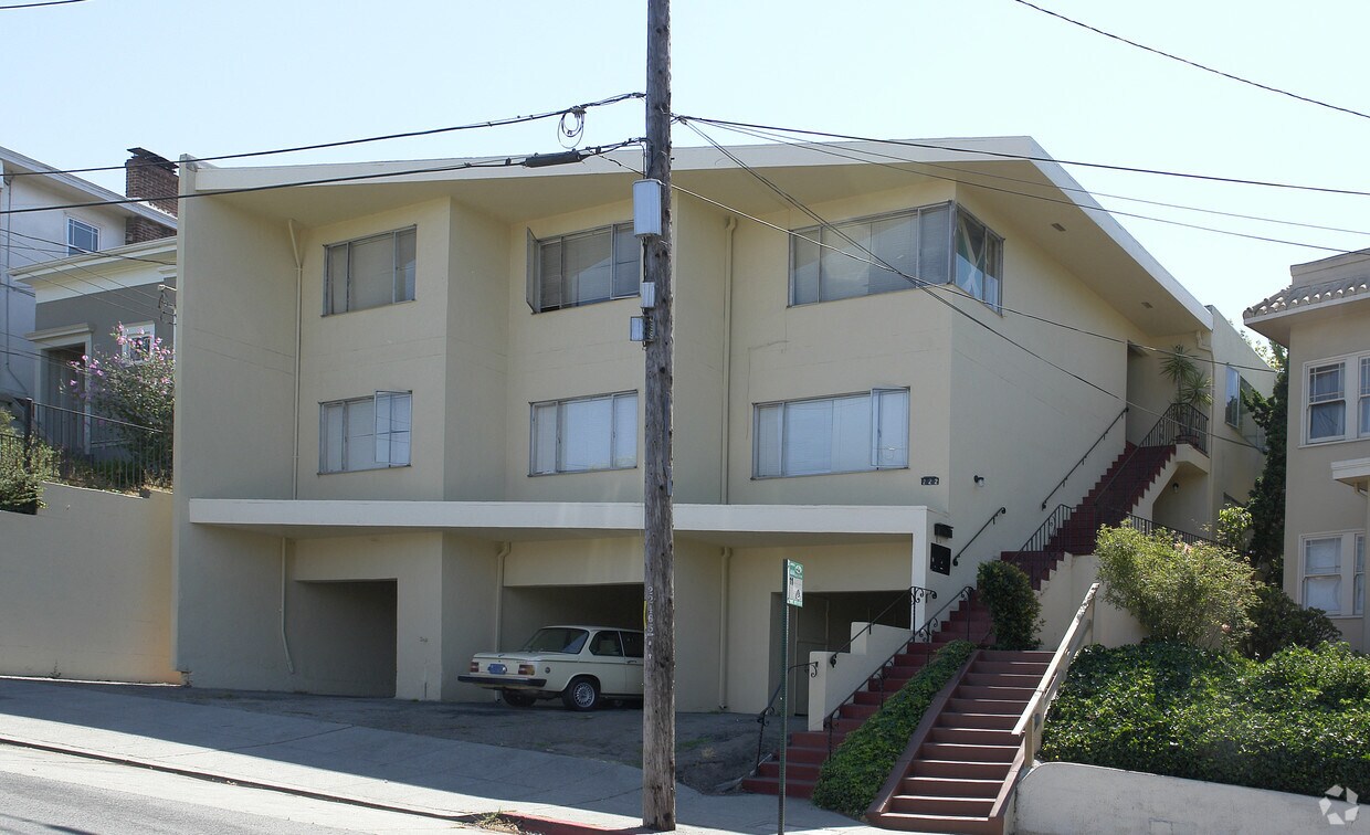 Building Photo - 222 Oakland Ave