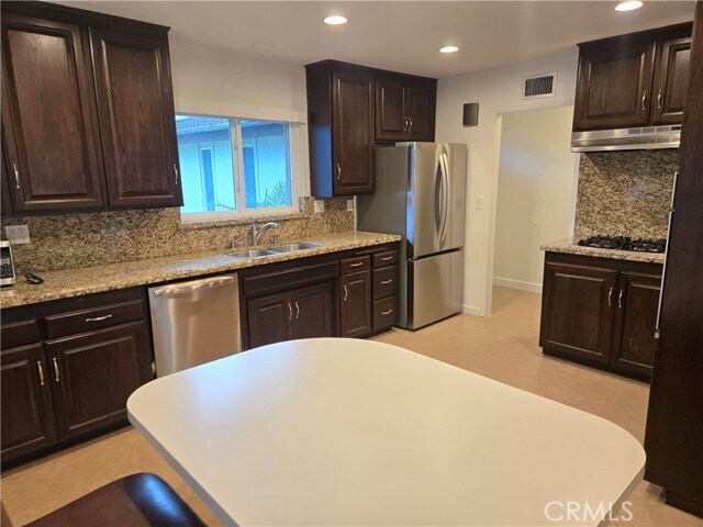 Foto del edificio - 6604 Dillman St