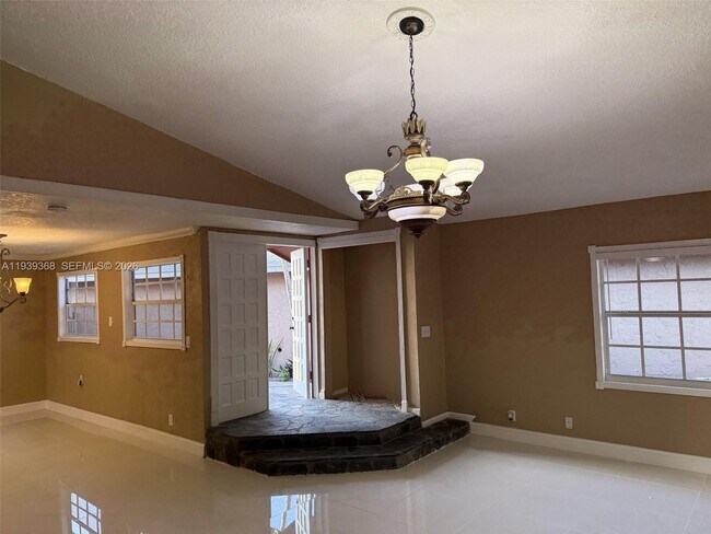 Foto del edificio - 8071 SW 24th Pl