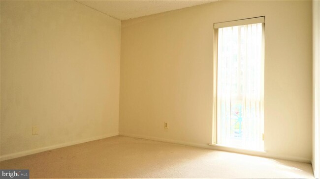 Building Photo - 11808 Breton Ct
