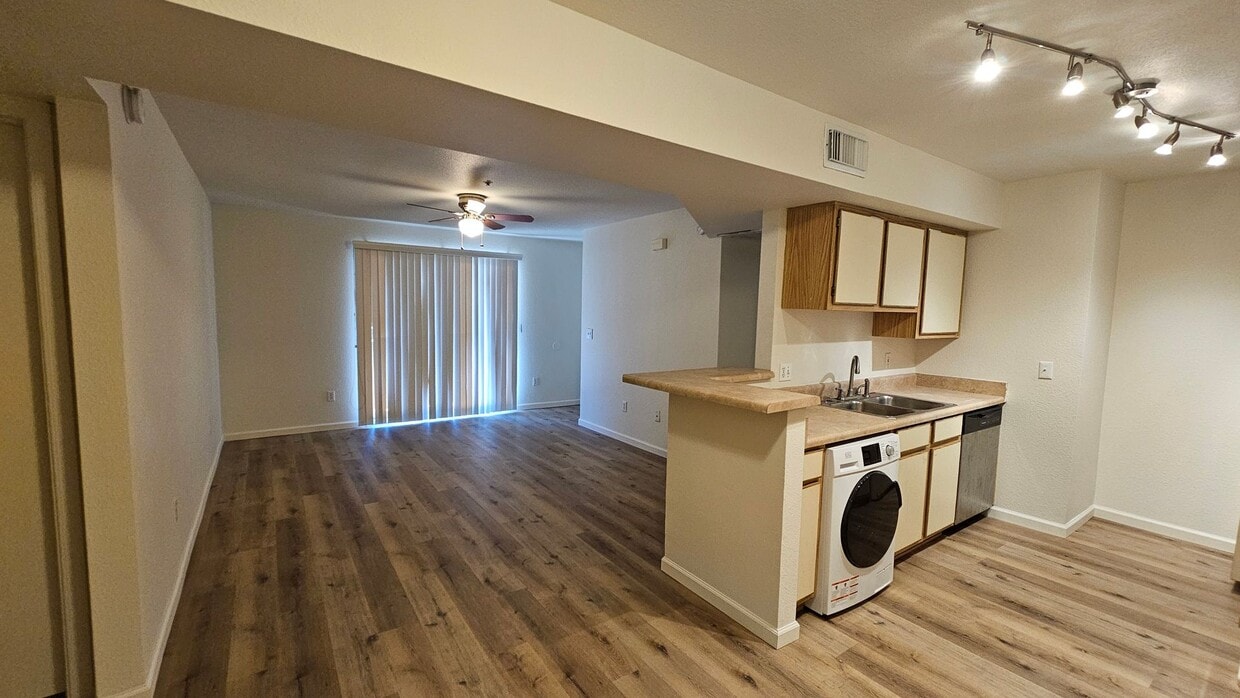 Primary Photo - Arbors 2 Bedroom/2 Bath Condo New Flooring...