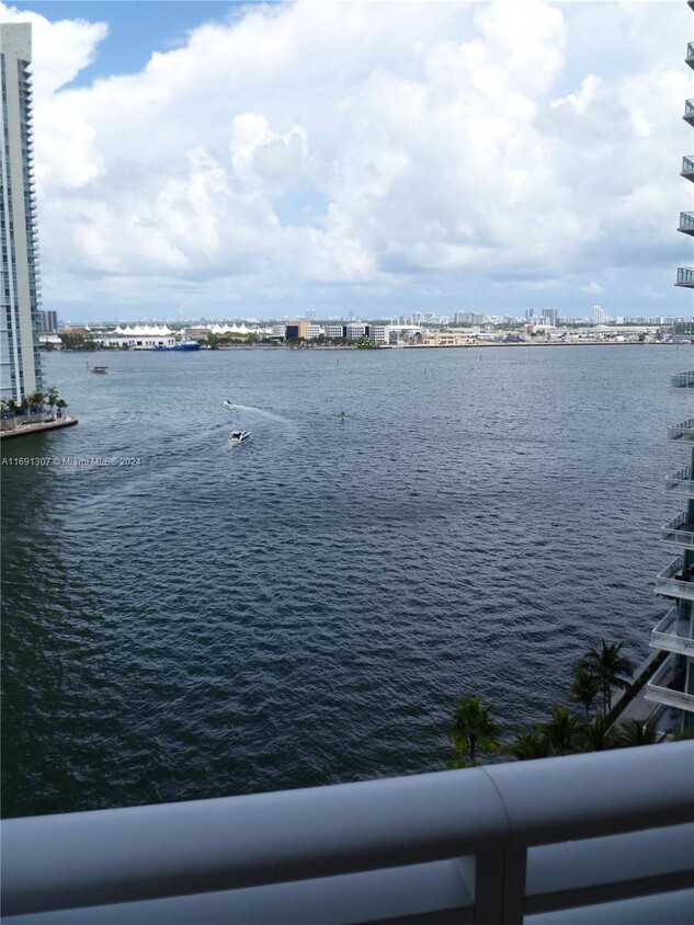 Foto principal - 901 Brickell Key Blvd