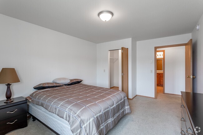 2BR, 2BA - 1,102SF - Dakota Point Apartments