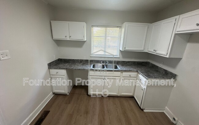 Foto del edificio - 2143 Vollintine Ave