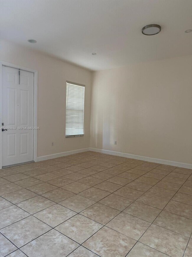 Foto del edificio - 14624 SW 5th St