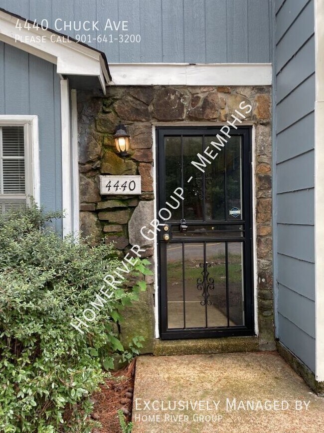 Building Photo - 2BR Memphis Townhome!