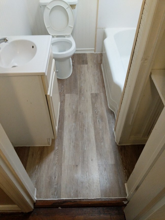 Building Photo - 1901 Harman Ave