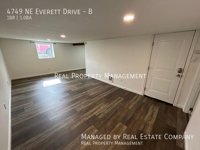 Building Photo - 4749 NE Everett Dr