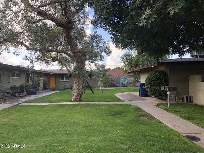 Building Photo - 2020 S Granada Dr