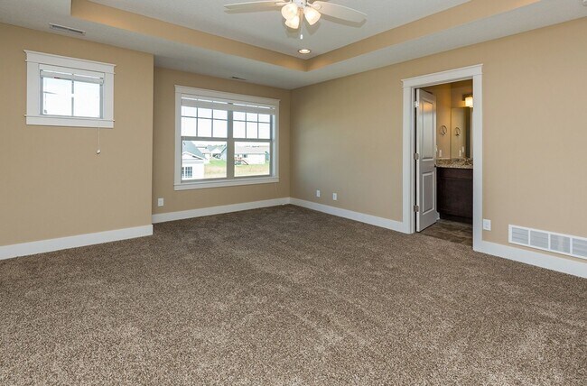 Building Photo - Beautiful 4 Bedroom Home