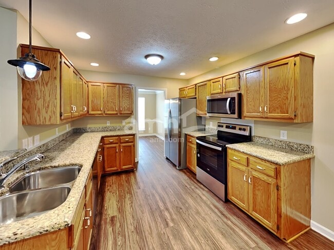 Foto del edificio - 1617 E Blairmont Dr