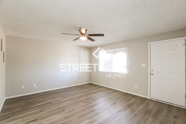 Foto del edificio - JUST REDUCED!