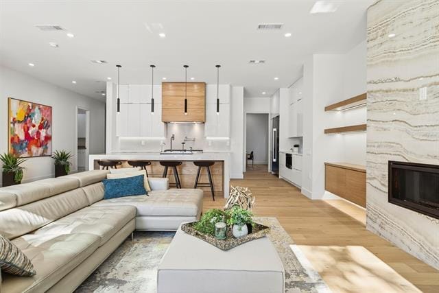 Primary Photo - 7619 Robin Rd