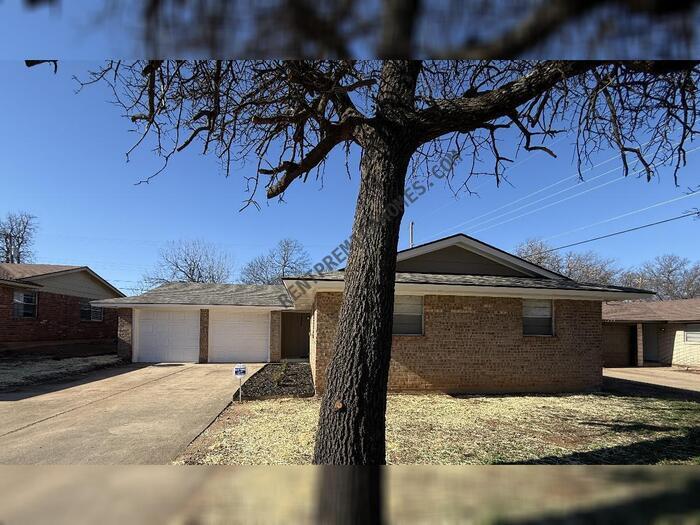 Photo - 1425 Marydale Avenue