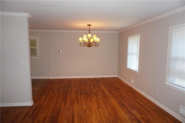 Foto del edificio - 2477 Creekview Dr SW