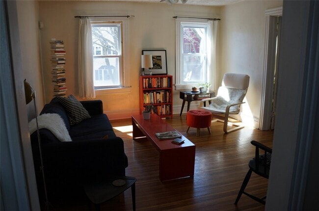 Building Photo - 28 Bly St