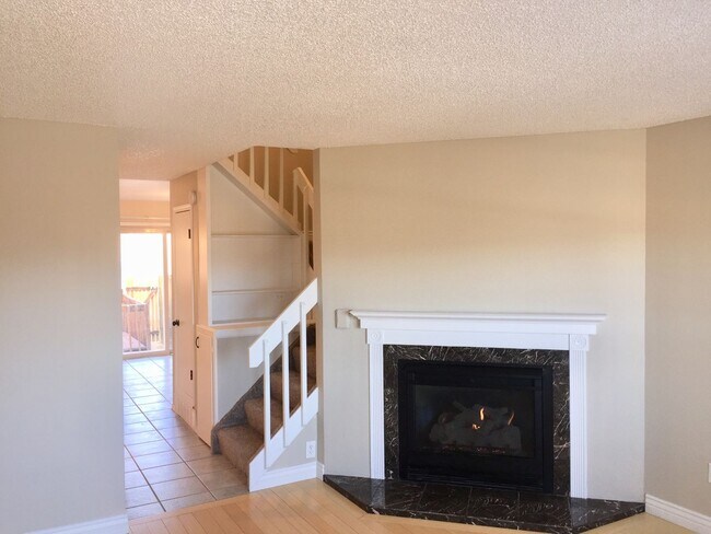 Foto del edificio - Charming 2 Bedroom Townhome in Briargate w...