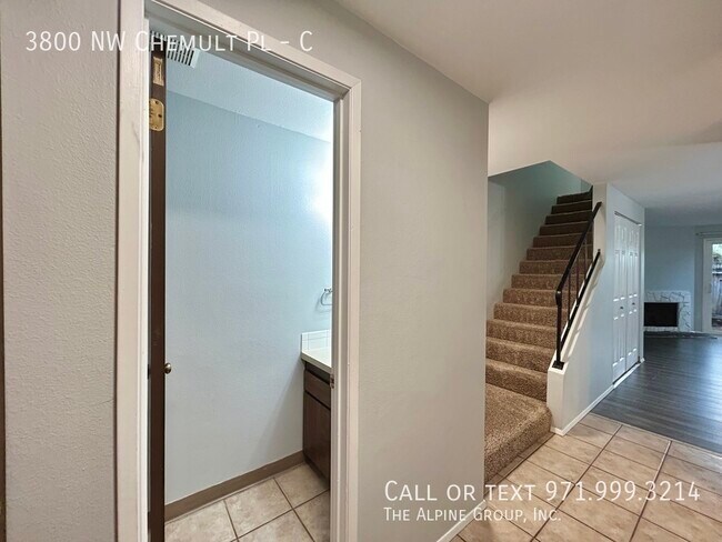 Foto del edificio - 3800 NW Chemult Pl