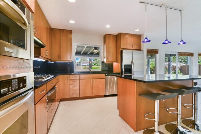 Foto del edificio - 704 N Crescent Dr