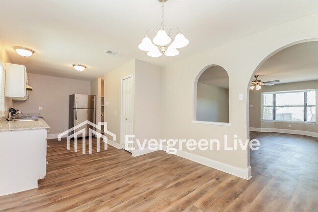 Building Photo - 1225 Bard Dr