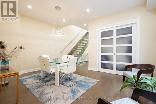 Building Photo - 35A Broadview Ave