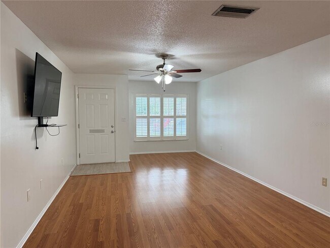 Building Photo - 540 Cascade Cir