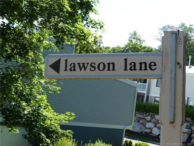 Foto del edificio - 64 Lawson Ln