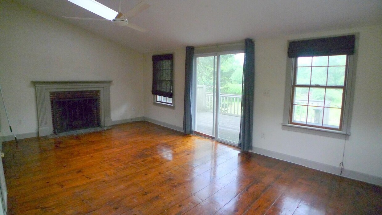Primary Photo - 132 Portsmouth Ave