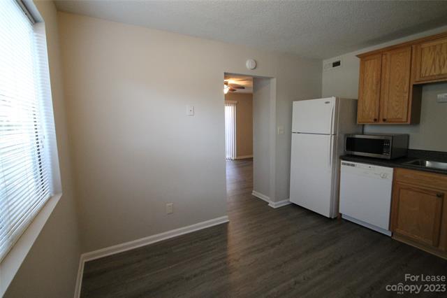 Building Photo - 1635 Cedarview Ct