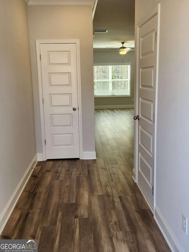 Foto del edificio - 3370 Westgate Park Dr