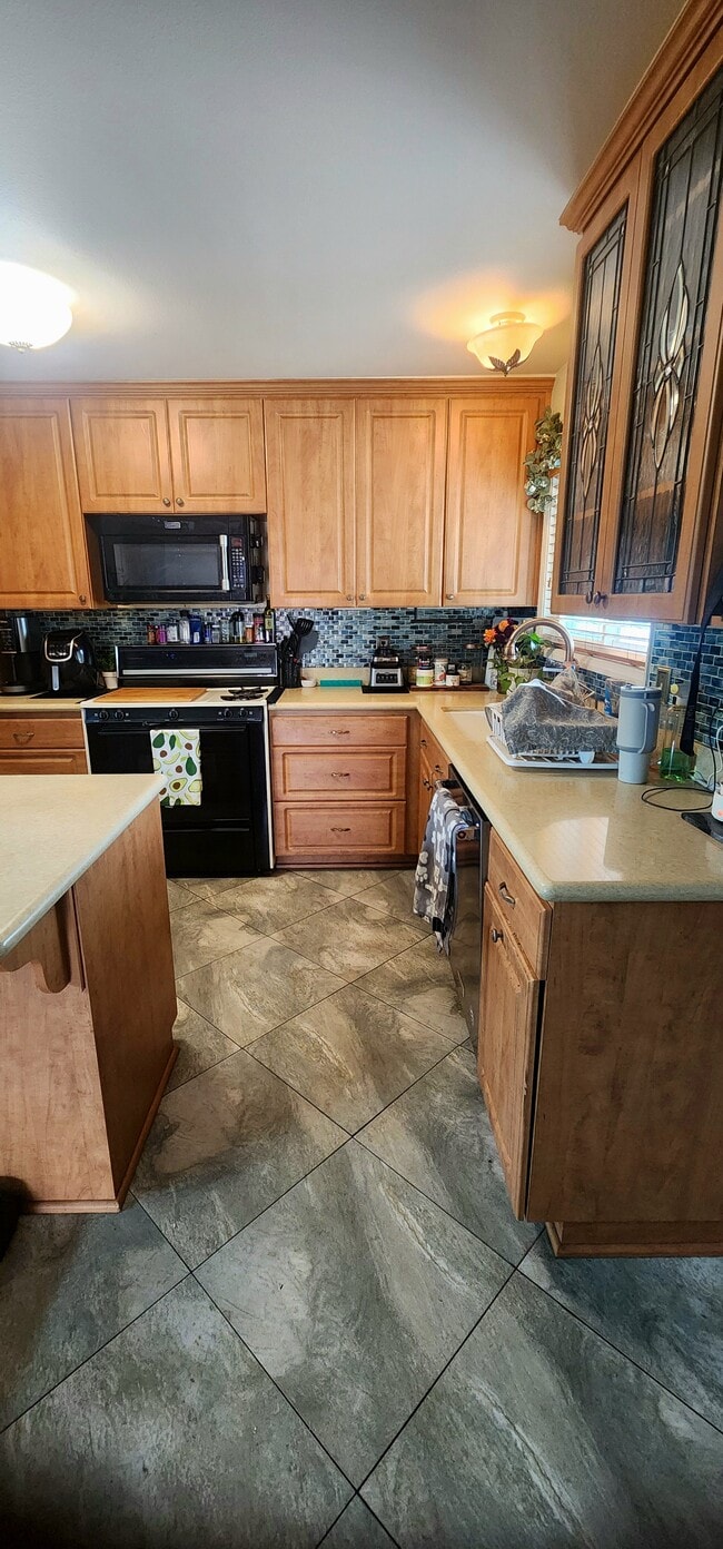 Kitchen - 1393 Coventry Ave