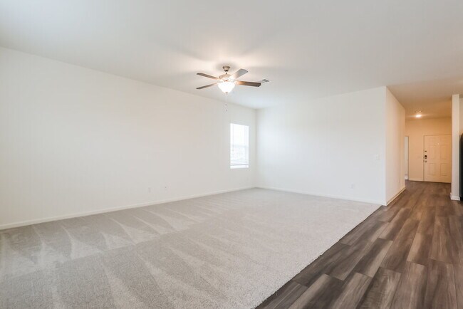 Foto del edificio - 3723 Kennedy Clover Ct