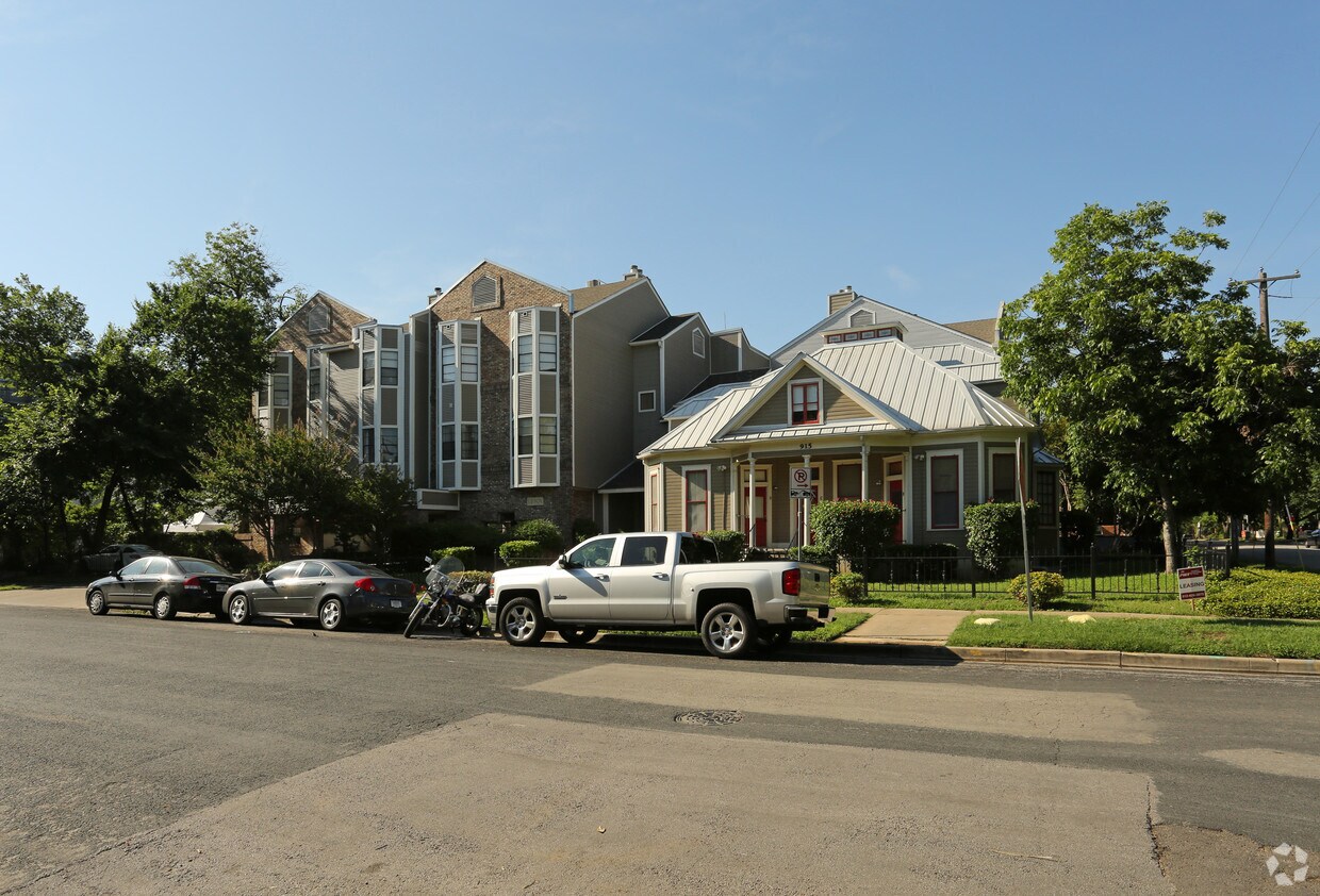 Primary Photo - Lenox Place