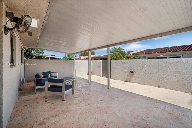 Foto del edificio - 9451 SW 6th Ln