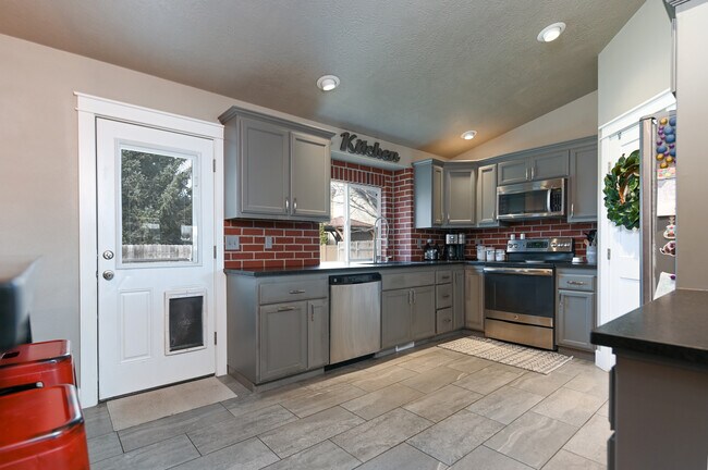 Kitchen - 3530 W Town Creek Dr