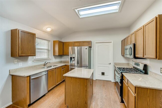 Building Photo - 1504 Julianas Way